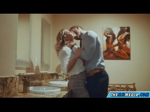 ❤️ Quando una bionda formosa ti seduce in un bagno pubblico Video di sesso di qualità al it.pornfuror.ru ️❤
